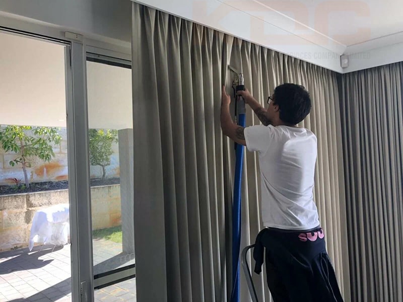 Dịch vụ giặt rèm cửa tại KDC