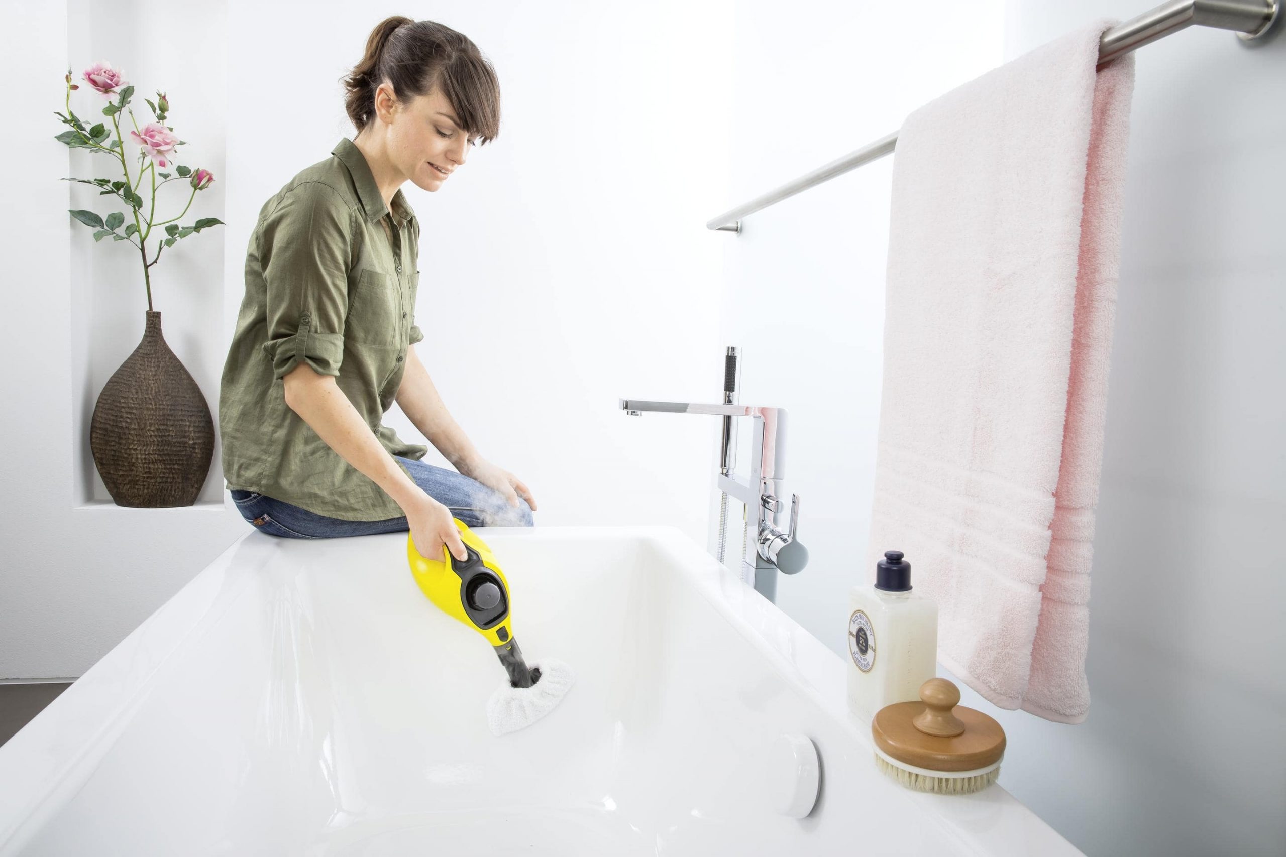 Đánh bay vết nước đọng trên đồ dùng nhà tắm