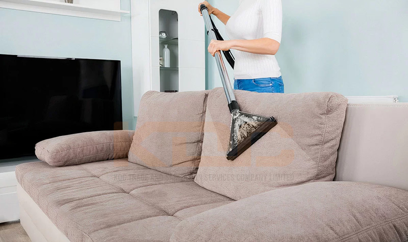 Ghế sofa sẽ dễ bị bám bụi bẩn và tích tụ nhiều vết bẩn cứng đầu